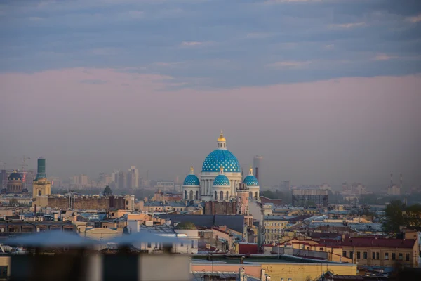 Uitzicht vanaf de kathedraal Colonnade Saint Isaac's in Sint-Petersburg — Stockfoto