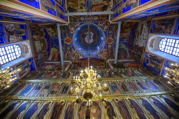 Antichi affreschi sulle pareti della Cattedrale della Trasfigurazione Nel Monastero di Sant'Eutimio In Suzdal — Foto Stock