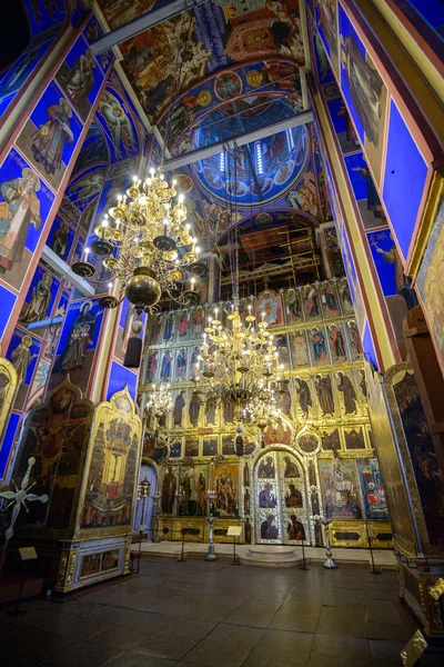 Frescos antiguos en las paredes de la catedral de la transfiguración en el monasterio de San Eutimio en Suzdal — Foto de Stock