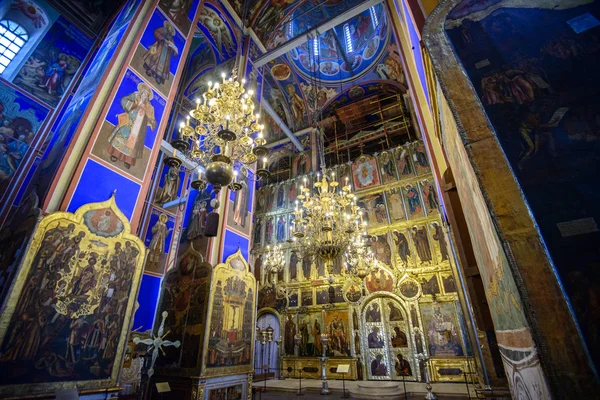 Frescos antiguos en las paredes de la catedral de la transfiguración en el monasterio de San Eutimio en Suzdal — Foto de Stock