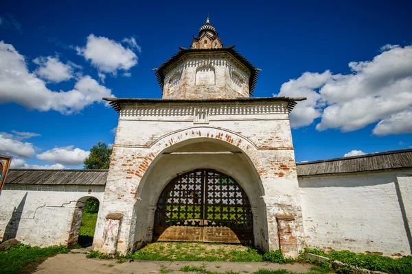 Mosteiro de alexandrovsky em suzdal , — Fotografia de Stock