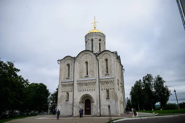 La Catedral de San Demetrio es una catedral en la antigua ciudad rusa de Vladimir —  Fotos de Stock