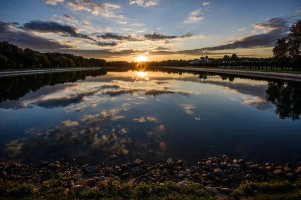 Jezero při západu slunce — Stock fotografie