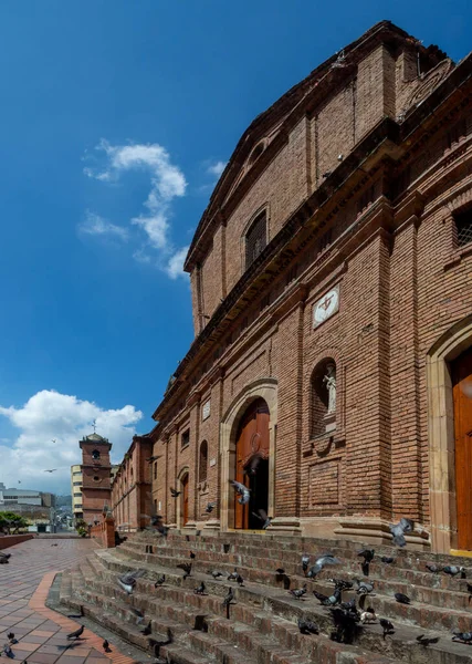 Wejście Kompleksu Religijnego Zarządzanego Przez Wspólnotę Franciszkańską Santiago Cali Kolumbii — Zdjęcie stockowe