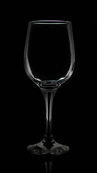 Leeg Wijnglas Geïsoleerd Met Zwarte Achtergrond — Stockfoto