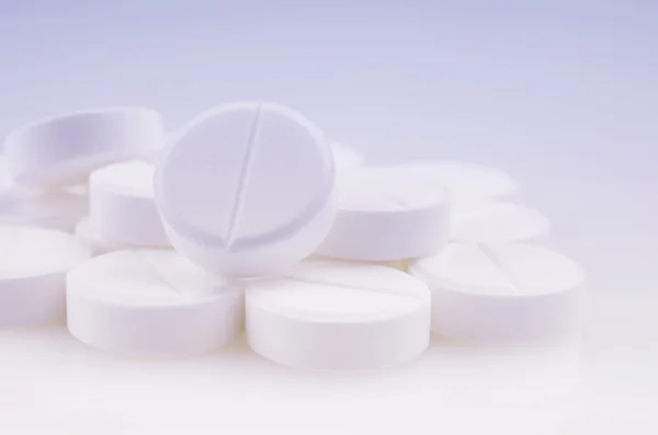 Medicina blanca píldoras antibióticas . —  Fotos de Stock