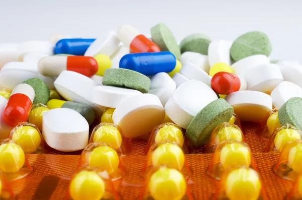 Kupie tabletki leku — Zdjęcie stockowe