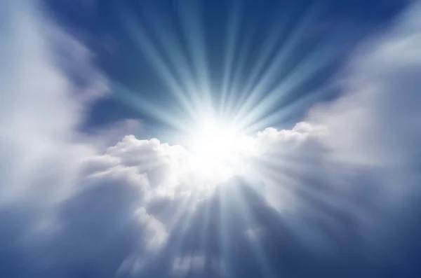 Bright Flash of Sun from behind the Clouds — Stock Photo, Image