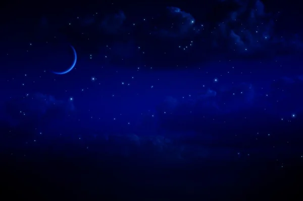 Yıldızlı ve bulutlu gece göğü