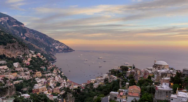 Positano na zachodzie słońca — Zdjęcie stockowe