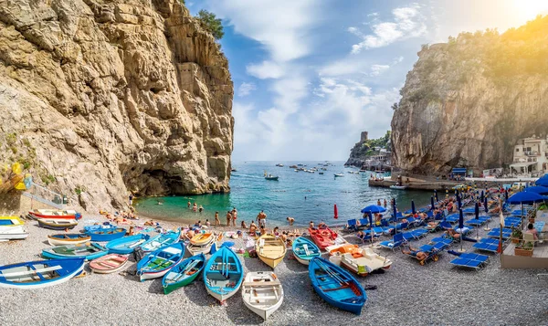 Paisaje Con Increíble Playa Marina Praia Famosa Costa Amalfitana Italia — Foto de Stock
