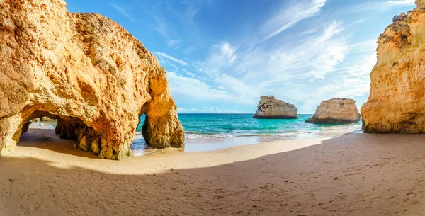 Paisaje Con Praia Dos Tres Irmaos Famosa Playa Algarve Portugal —  Fotos de Stock