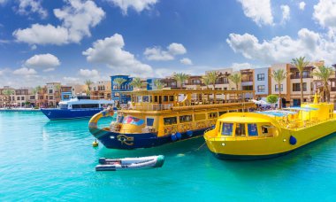 Port Ghalib 'deki gemi manzarası, Marsa Alam, Mısır