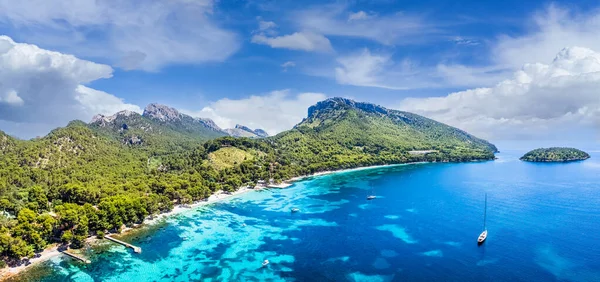 Playa Formentor Cala Posada 美しいビーチで空の景色Cap Formentor パルマ マリョルカ スペイン — ストック写真