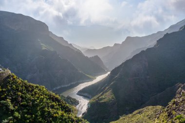 Presa del Parralillo ile manzara, Mirador del Molino 'dan manzara, Gran Canaria, İspanya