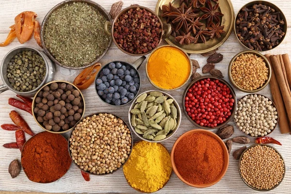 Colorful, aromatic Indian spices — Stock Photo, Image