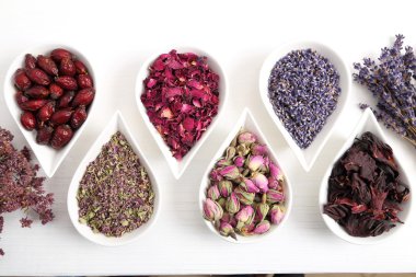 Aromaterapi için çiçekler.