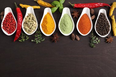 baharatlar ve otlar.