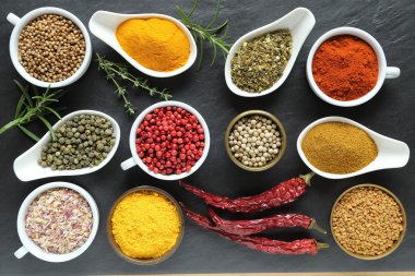 baharatlar ve otlar.