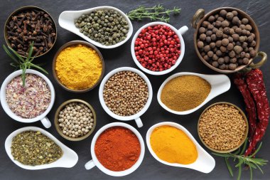 baharatlar ve otlar.