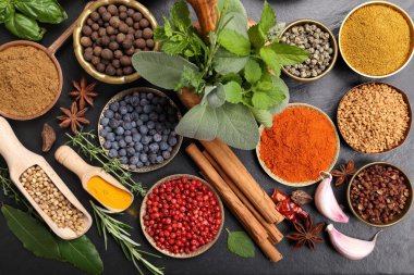 baharatlar ve otlar.