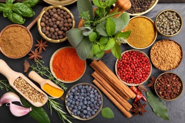 baharatlar ve otlar.