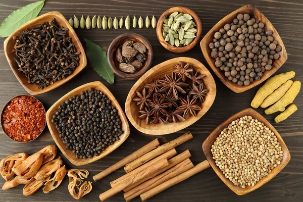 Aromatic spices and herbs. — Stock Photo, Image