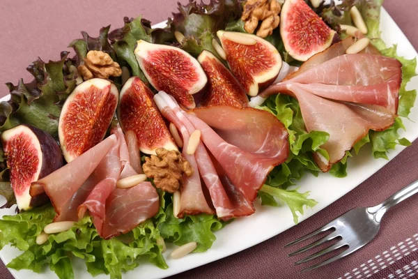 Ensalada con jamón — Foto de Stock