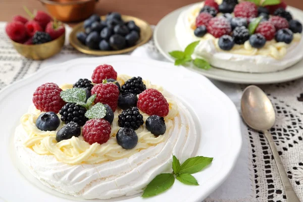 Dessert with berries — Stock Photo, Image