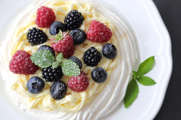 Dessert with berries — Stock Photo, Image