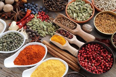 baharatlar ve otlar.