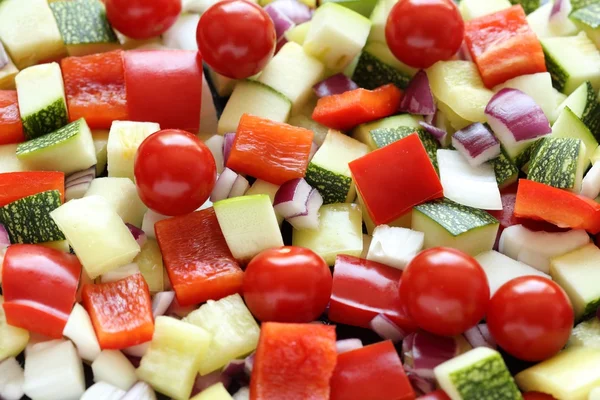 Produtos hortícolas em cubos . Imagem De Stock