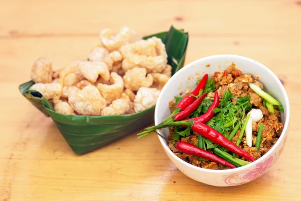 Ταϊλανδικά τρόφιμα ορεκτικό, Nam Prik Aong, Ταϊλάνδης Βόρεια στυλ χοιρινό και — Φωτογραφία Αρχείου