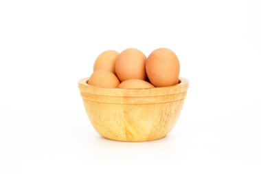 Yumurta, tavuk yumurta bir kapta beyaz izole.