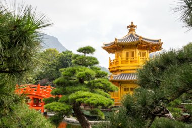 Güzel Golden Pagoda Çin Nan Lian G mimarisinde stil