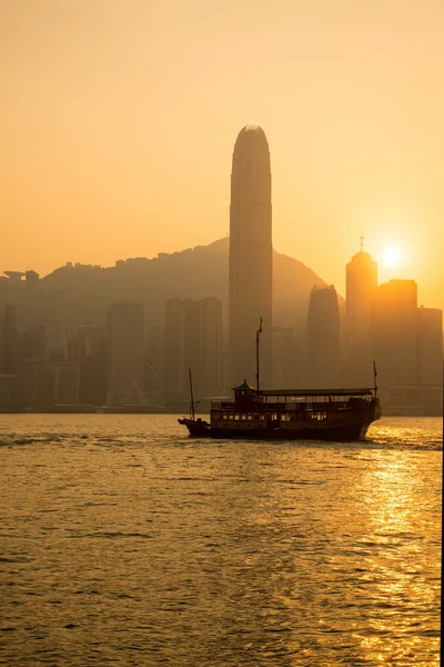 Cidade de Hong Kong, Vista noturna no porto de Victoria, Hong Kong — Fotografia de Stock