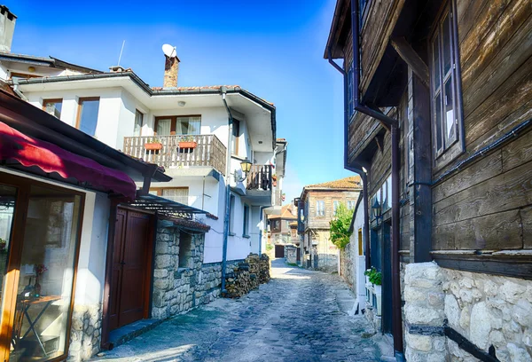 De straten van het oude centrum van Nessebar, Bulgarije. HDR foto — Stockfoto