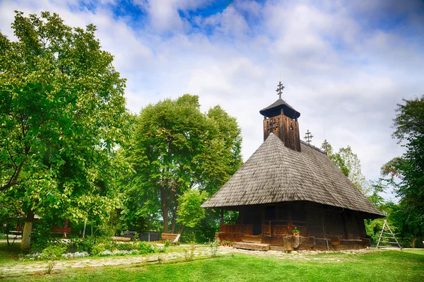 Eski kilise, köy museum,Bucharest,Romania,Europe.Hdr görüntü — Stok fotoğraf