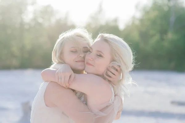 Beautiful Lesbian Couple Walking Sand River Bank Wedding Day — Stock Photo, Image