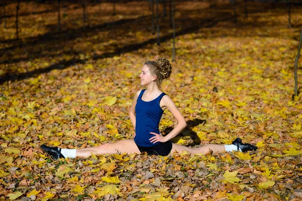 Healthy Young Woman Warming Stretching Her Arms Road Outdoor Jogging — Stock Photo, Image