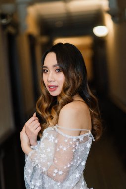 Asya 'dan gelin, Vietnam' da otel içi, düğün hazırlıkları.