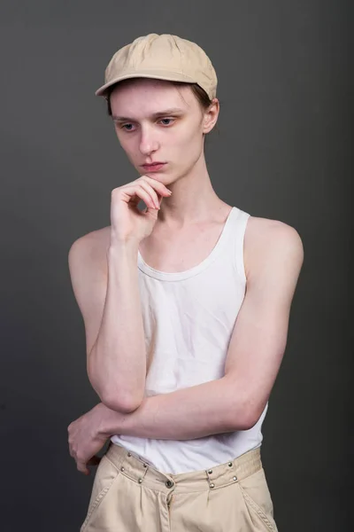 Πορτρέτο Ενός Νεαρού Ελκυστικού Άντρα Μοντέλο Androgyn Studio — Φωτογραφία Αρχείου