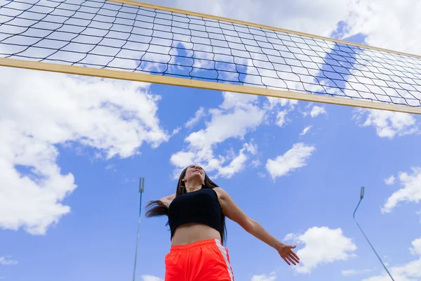 Selbstbewusste Teenie Athletin Sportbekleidung Steht Stadion Auf Der Strecke — Stockfoto