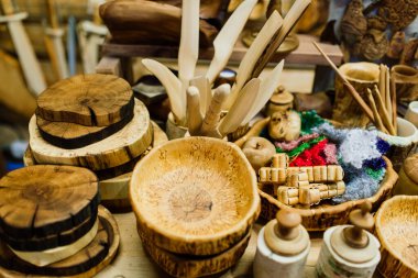 Etnografik parktaki kırsal bir evin eski bir iç mekanı. Eski fırın