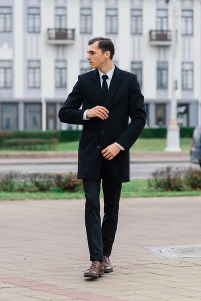 Man Stylish Suit Businessman Autumn City — Stock Photo, Image