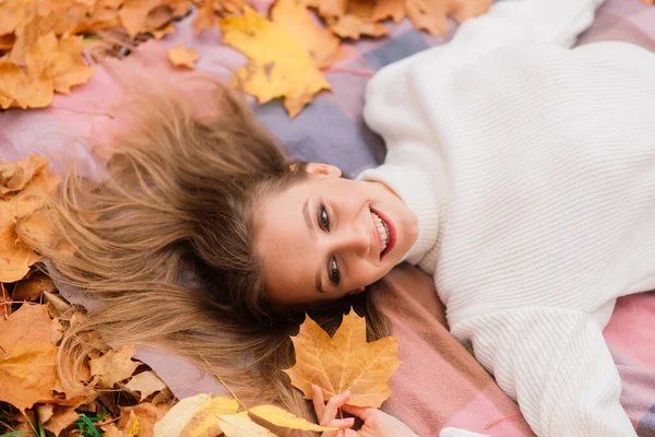 Season People Concept Beautiful Young Woman Autumn Maple Leaves Lying — Stock Photo, Image