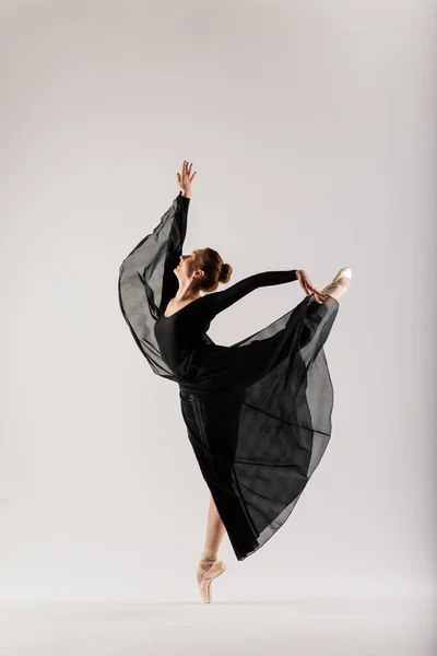 Ung Balett Kvinnlig Dansare Isolerad Vit Bakgrund — Stockfoto