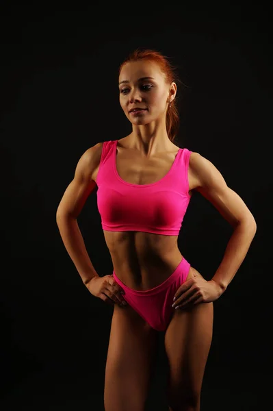 Mujer Estudio Hermoso Cuerpo Mujer Deporte Fitness Está Ropa Interior — Foto de Stock