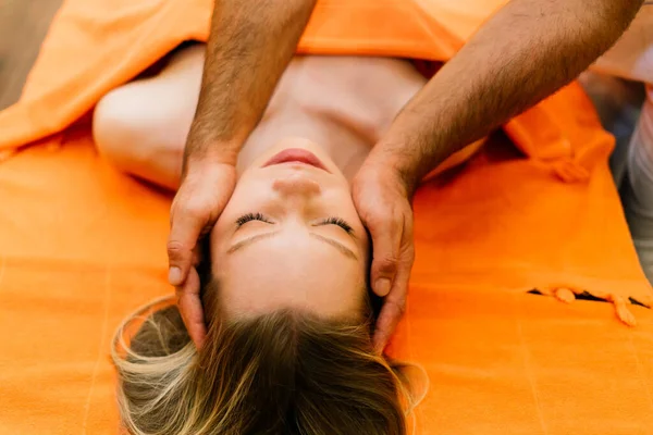 Woman Having Massage Body Spa Salon Beauty Treatment Concept — Stock Photo, Image