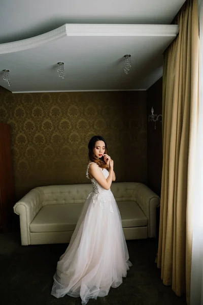 Jovem Mulher Asiática Elegante Vestido Branco Estilo Vintage Natural Inocente — Fotografia de Stock